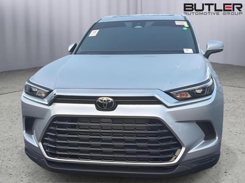 Celestial Silver Metallic 2025 Toyota Grand Highlander XLE