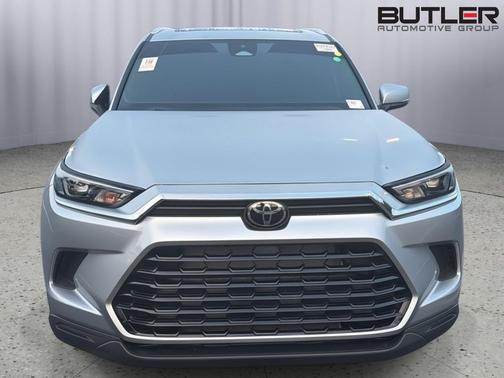 Celestial Silver Metallic 2025 Toyota Grand Highlander XLE
