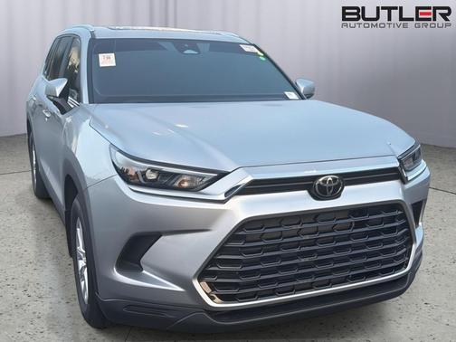 Celestial Silver Metallic 2025 Toyota Grand Highlander XLE