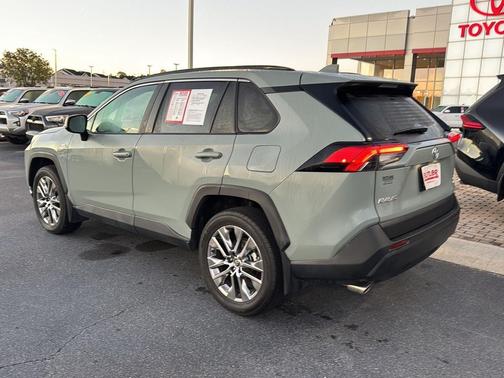 2020 Toyota RAV4 XLE Premium