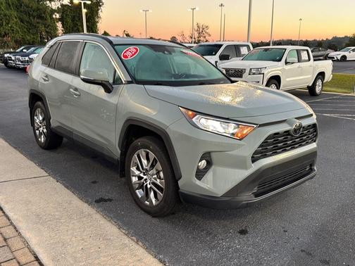 2020 Toyota RAV4 XLE Premium