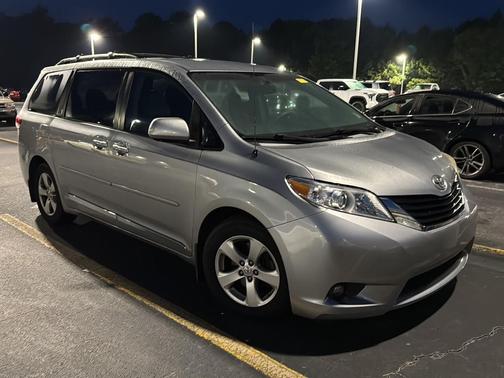 2013 Toyota Sienna LE
