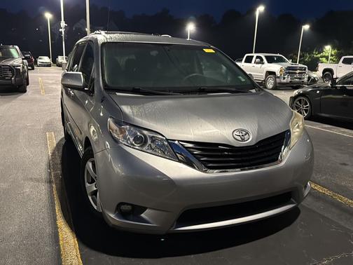 2013 Toyota Sienna LE