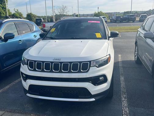 Bright White Clearcoat 2024 Jeep Compass Limited