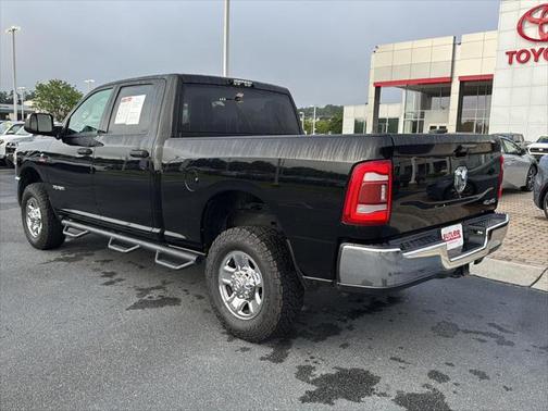 2020 RAM 2500 Tradesman Crew Cab 4X4 6'4' Box