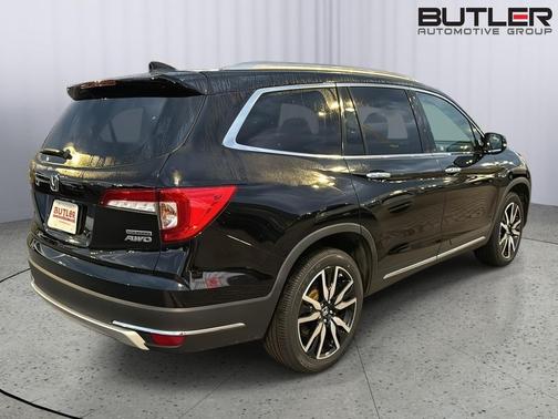 2022 Honda Pilot Touring 8-Passenger