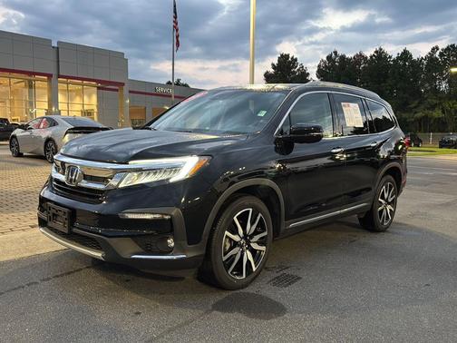 2022 Honda Pilot Touring 8-Passenger