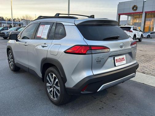 2025 Toyota Corolla Cross XLE