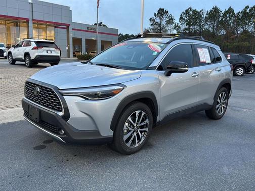 2025 Toyota Corolla Cross XLE