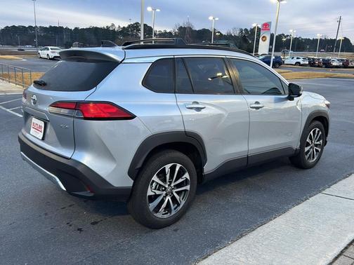 2025 Toyota Corolla Cross XLE