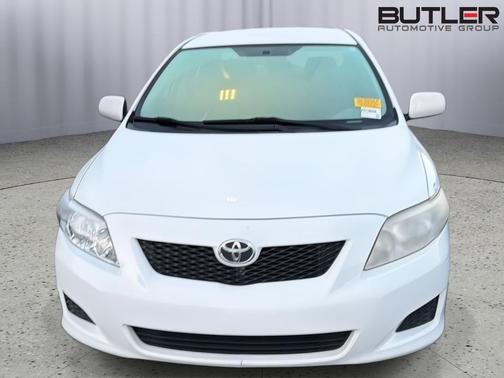 Super White 2010 Toyota Corolla LE