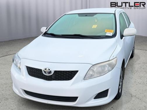 Super White 2010 Toyota Corolla LE