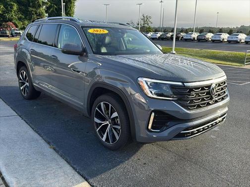2025 Volkswagen Atlas 2.0T SEL Premium R-Line 4MOTION
