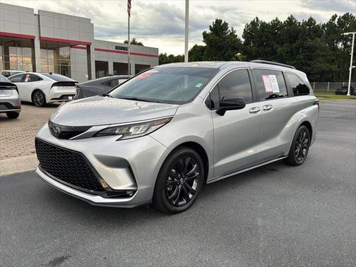 2022 Toyota Sienna XSE 7 Passenger