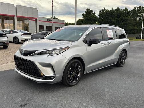 2022 Toyota Sienna XSE 7 Passenger