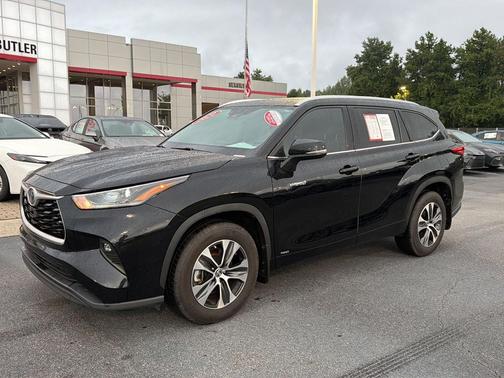 Midnight Black Metallic 2021 Toyota Highlander Hybrid XLE