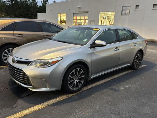 2017 Toyota Avalon XLE