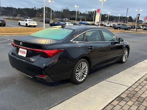 2022 Toyota Avalon Hybrid Limited