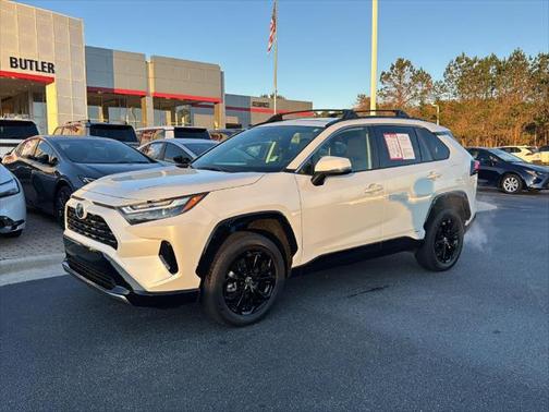 2022 Toyota RAV4 Hybrid SE