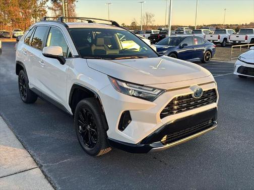 2022 Toyota RAV4 Hybrid SE
