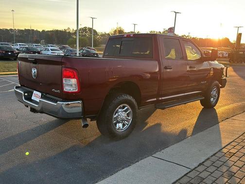 2020 RAM 2500 Tradesman Crew Cab 4X4 6'4' Box