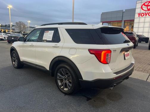 Star White Metallic Tri-Coat 2023 Ford Explorer XLT
