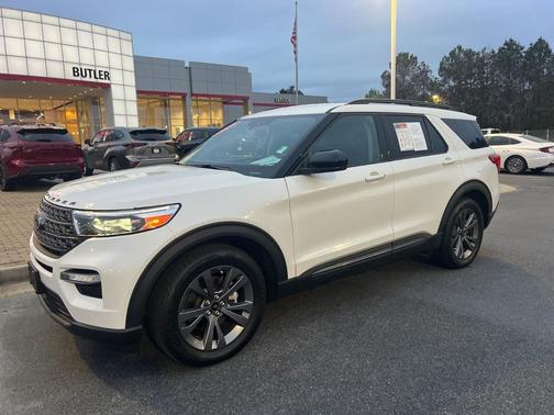 Star White Metallic Tri-Coat 2023 Ford Explorer XLT