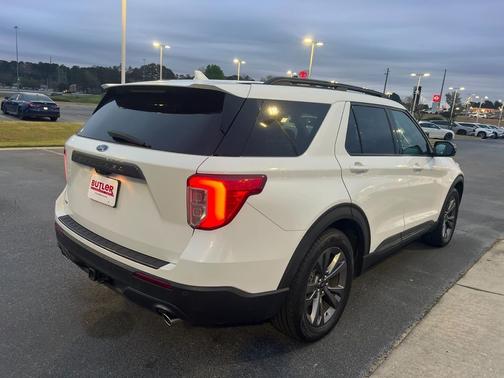 Star White Metallic Tri-Coat 2023 Ford Explorer XLT