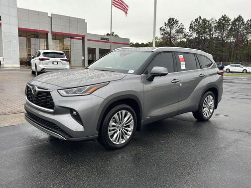 Heavy Metal 2026 Toyota Highlander Hybrid Platinum