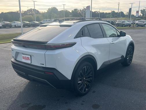 2026 Toyota C-HR XSE