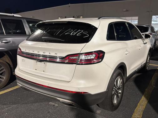 2022 Lincoln Nautilus Standard