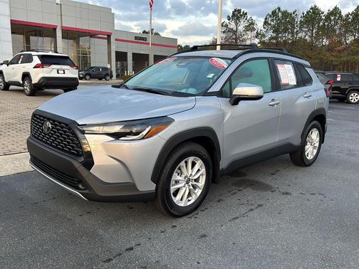 2024 Toyota Corolla Cross LE