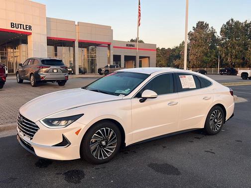 2022 Hyundai SONATA Hybrid SE