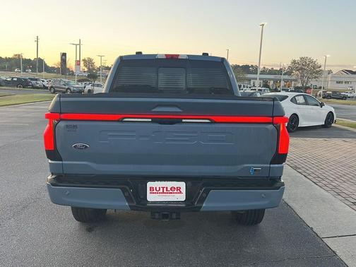 2023 Ford F-150 Lightning LARIAT