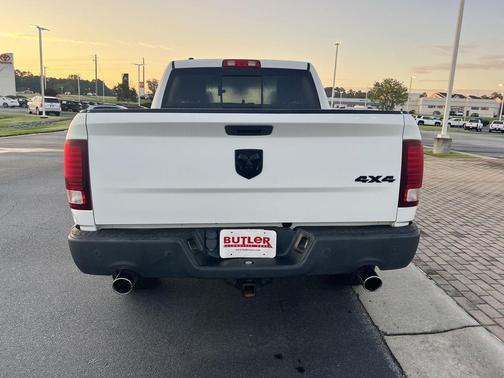 2019 RAM 1500 Classic Warlock Crew Cab 4x4 5'7' Box