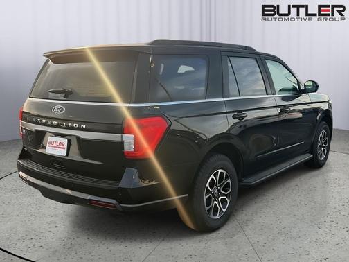 Agate Black 2024 Ford Expedition XLT