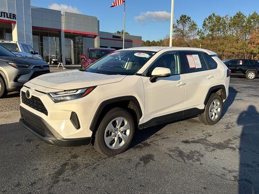 2023 Toyota RAV4 LE