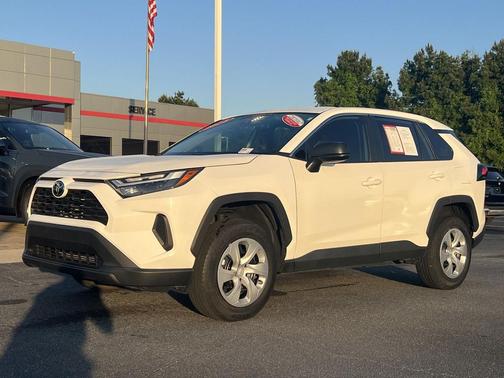Ice Cap 2024 Toyota RAV4 LE