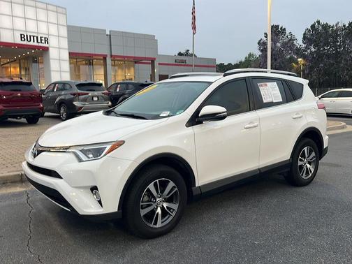 Super White 2016 Toyota RAV4 XLE