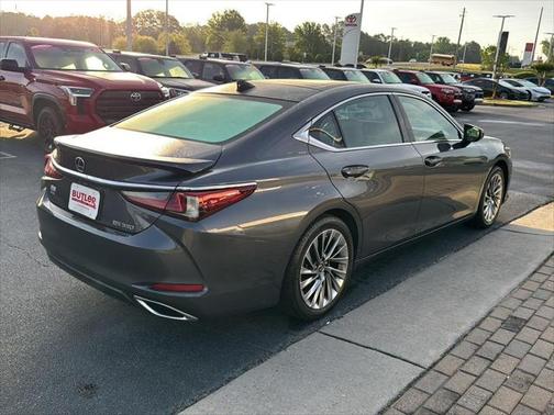 2022 Lexus ES 350 Ultra Luxury