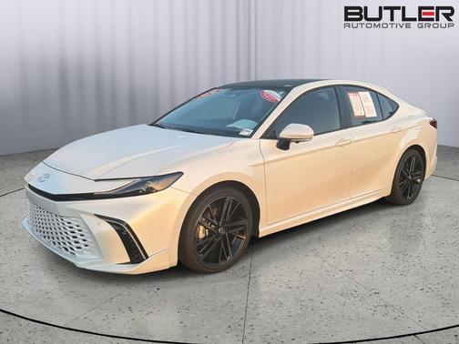 Wind Chill Pearl 2026 Toyota Camry XSE