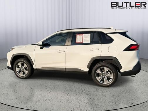 Ice Cap 2023 Toyota RAV4 XLE