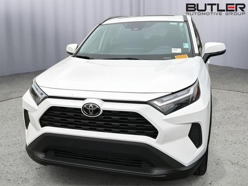 Ice Cap 2023 Toyota RAV4 XLE