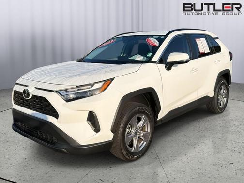 Ice Cap 2023 Toyota RAV4 XLE