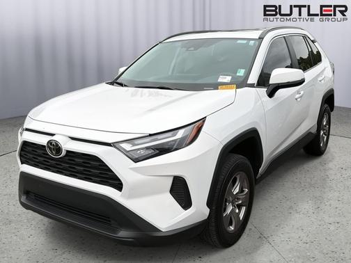 Ice Cap 2023 Toyota RAV4 XLE