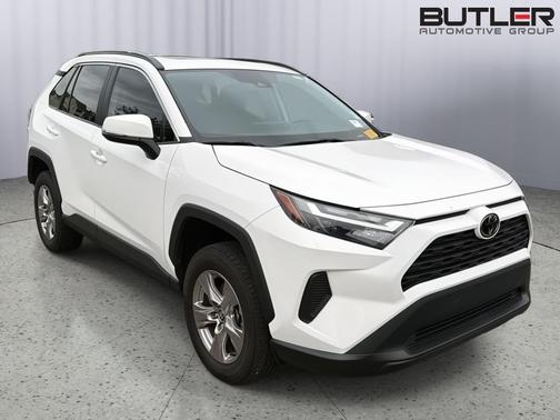 Ice Cap 2023 Toyota RAV4 XLE