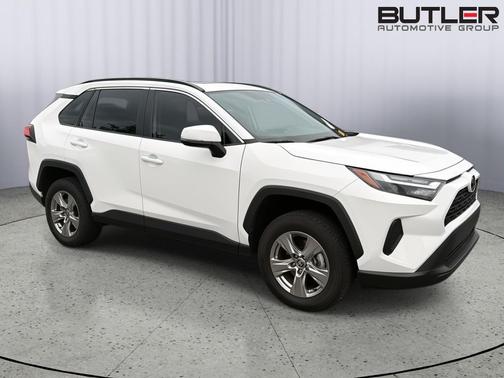 Ice Cap 2023 Toyota RAV4 XLE