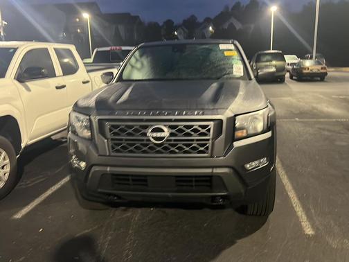 2024 Nissan Frontier SV