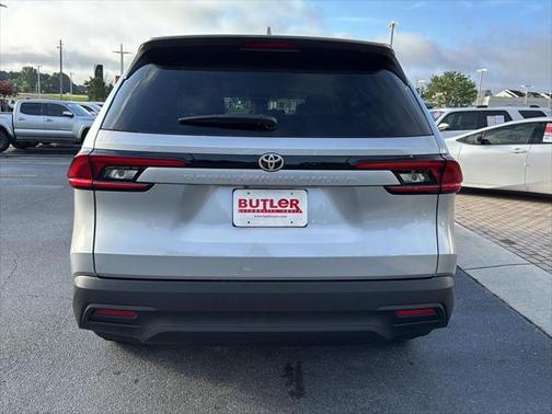 2025 Toyota Highlander LE