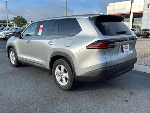 2025 Toyota Highlander LE